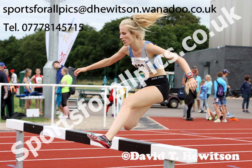 Womens under-17s 1500 metres steeplechase, Northern Under-13s, U-15s and 17s Championships. Photo: David T. Hewitson/Sports for All Pics